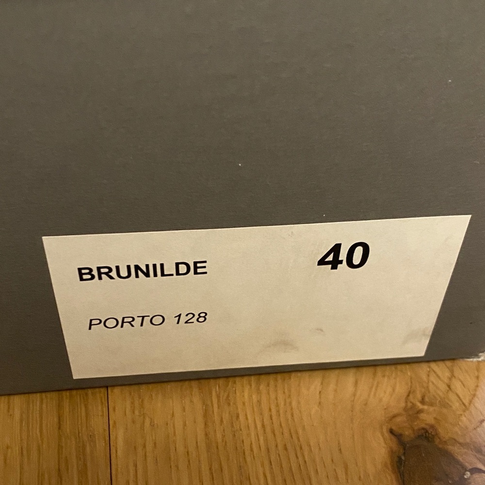 BNIB Gravity Pope Suede Leather Chunky Chelsea Boots - Picture 3 of 6